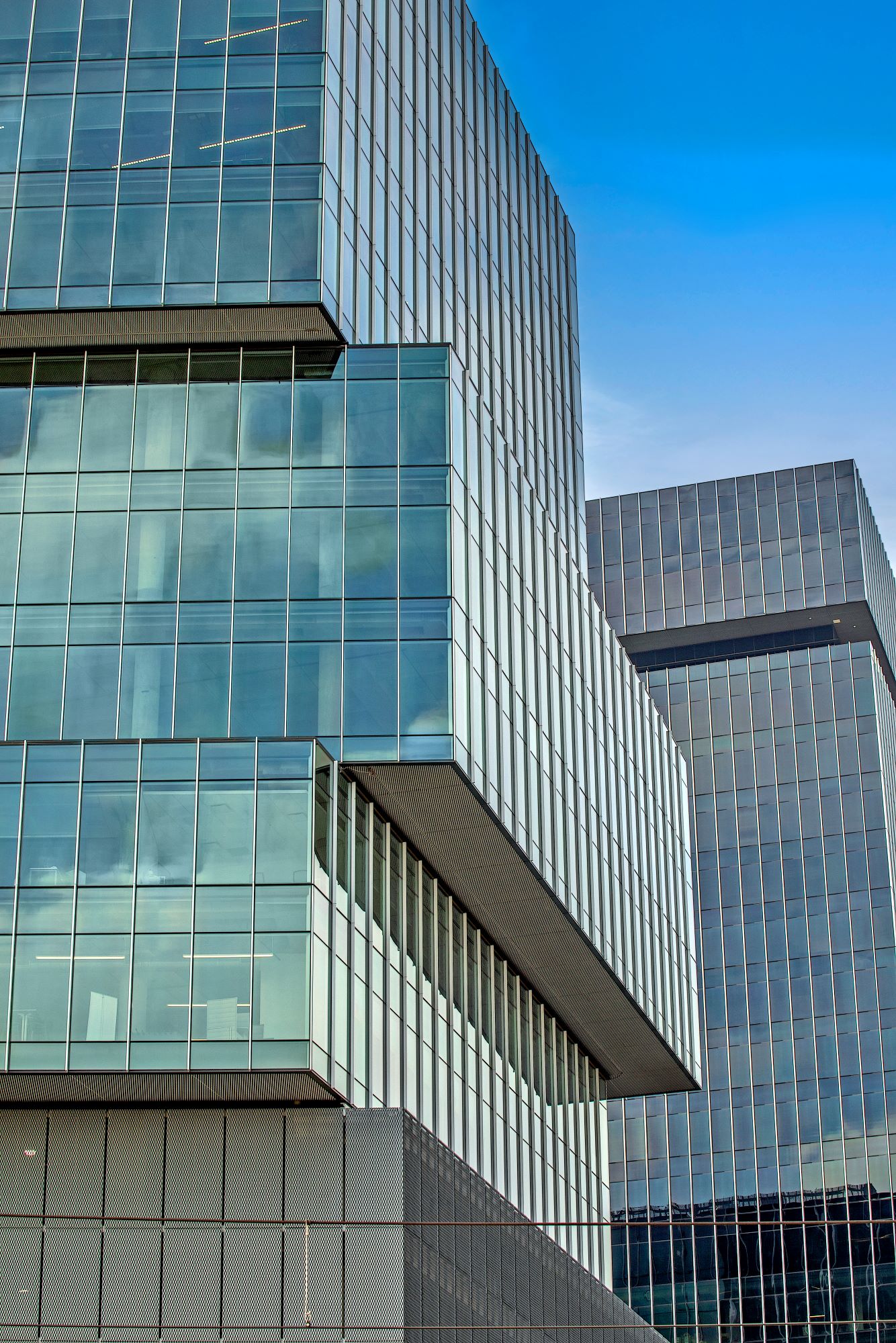 Clad in Solarban® 90 Starphire® Glass, The Epic I Mid-Rise Serves
