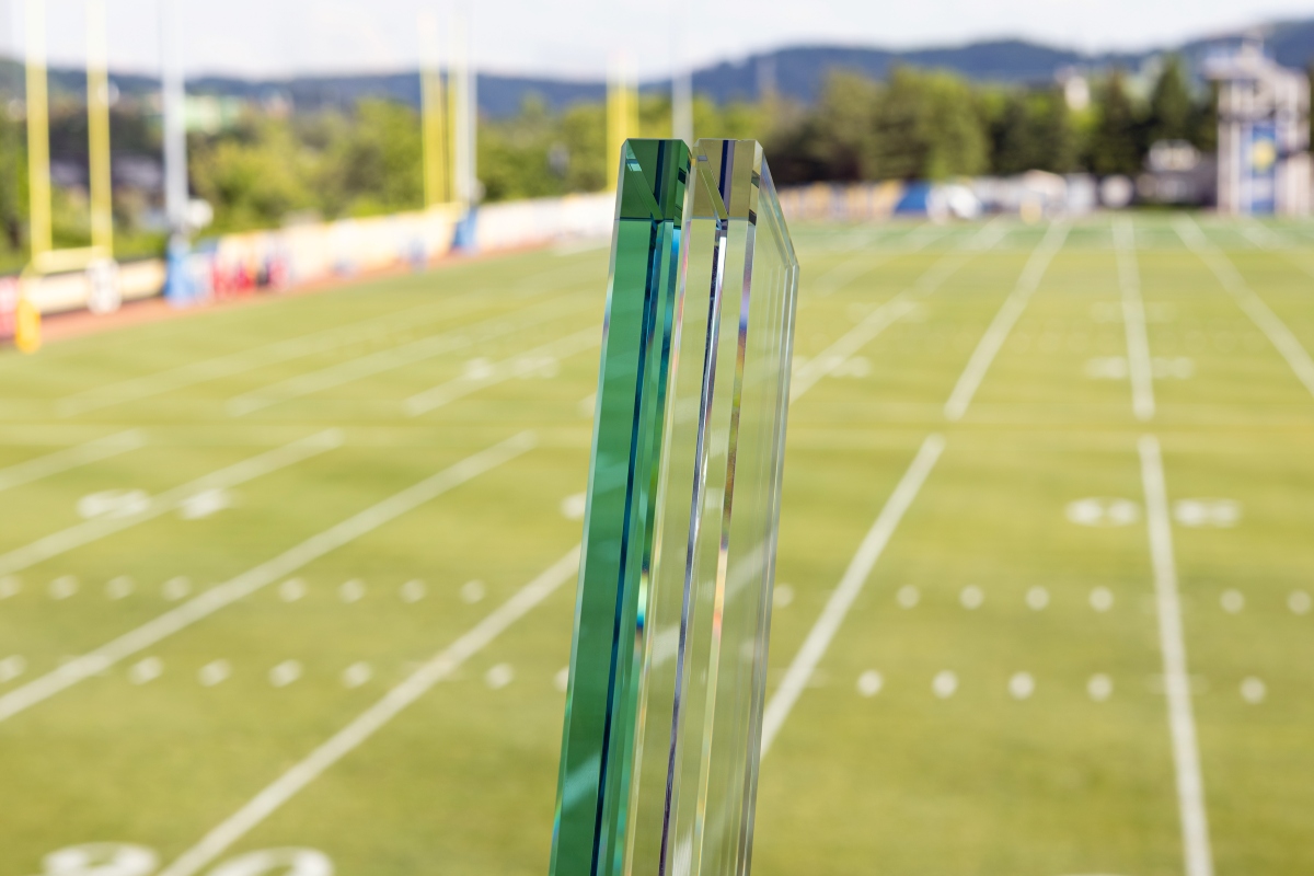 On the left, clear glass. On the right, Starphire Ultra-Clear® glass, which is 87% less green.